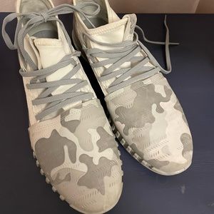 ECCO
Zipflex Low Cut Boot Leather Camo Print Sneakers gray 8-8.5